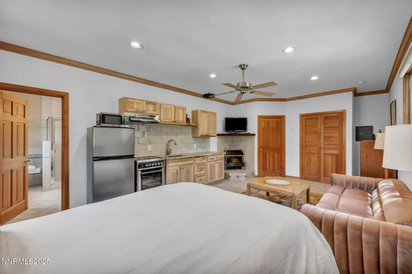 1008 Georgia, Gardnerville, Nevada 89460, 4 Bedrooms Bedrooms, ,4 BathroomsBathrooms,Residential,Residential,Georgia,250051750