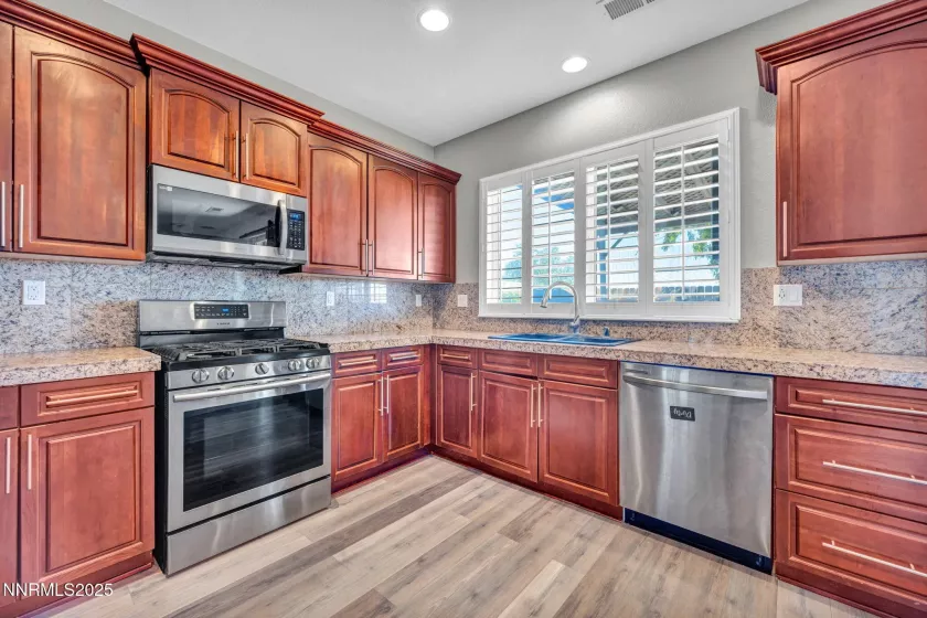 1720 Blue Oak, Fernley, Nevada 89408, 5 Bedrooms Bedrooms, ,3 BathroomsBathrooms,Residential,Residential,Blue Oak,250051751