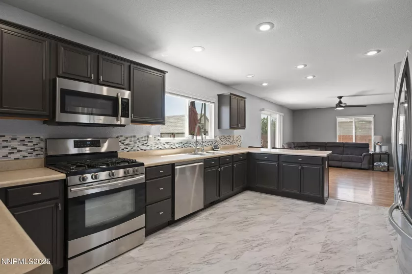 18204 Cedar View, Reno, Nevada 89508, 5 Bedrooms Bedrooms, ,3 BathroomsBathrooms,Residential,Residential,Cedar View,250051756