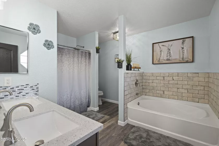 18204 Cedar View, Reno, Nevada 89508, 5 Bedrooms Bedrooms, ,3 BathroomsBathrooms,Residential,Residential,Cedar View,250051756