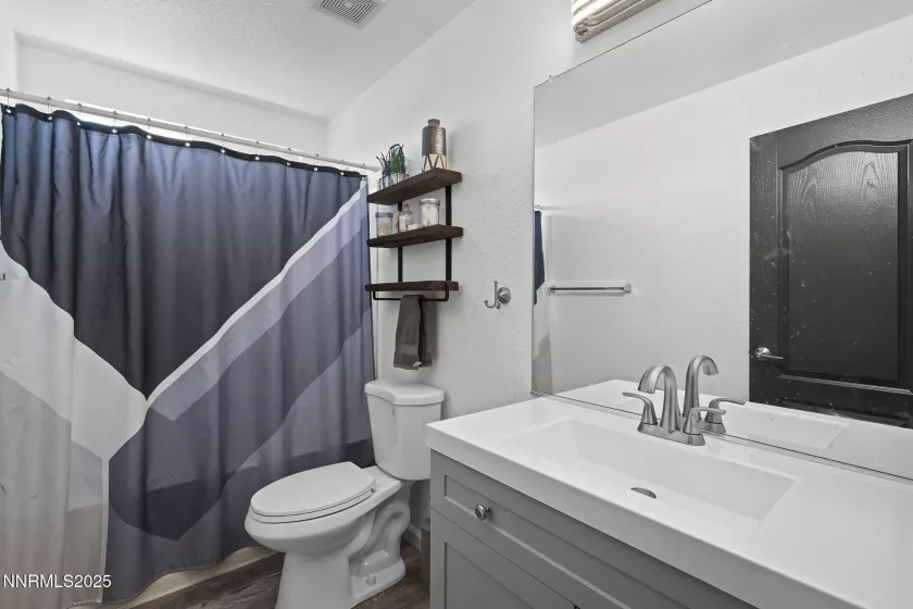 18204 Cedar View, Reno, Nevada 89508, 5 Bedrooms Bedrooms, ,3 BathroomsBathrooms,Residential,Residential,Cedar View,250051756