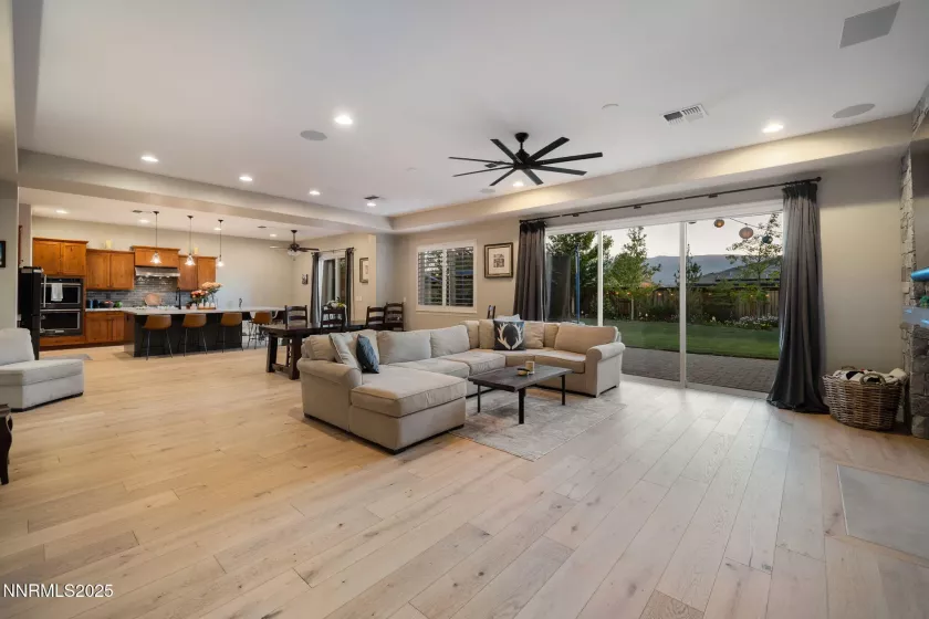 9885 Firefoot, Reno, Nevada 89521, 4 Bedrooms Bedrooms, ,3 BathroomsBathrooms,Residential,Residential,Firefoot,250051779
