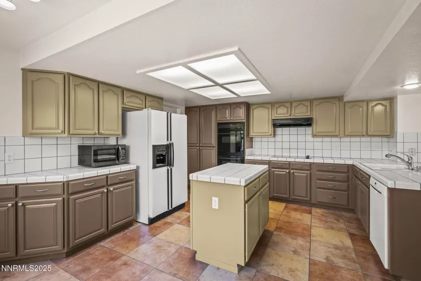 4950 San Diego, Sparks, Nevada 89436, 4 Bedrooms Bedrooms, ,3 BathroomsBathrooms,Residential,Residential,San Diego,250051787