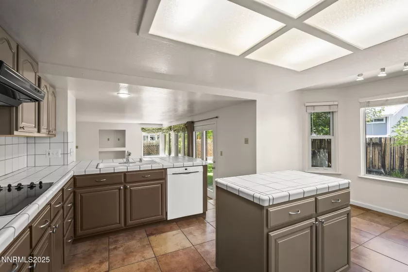 4950 San Diego, Sparks, Nevada 89436, 4 Bedrooms Bedrooms, ,3 BathroomsBathrooms,Residential,Residential,San Diego,250051787