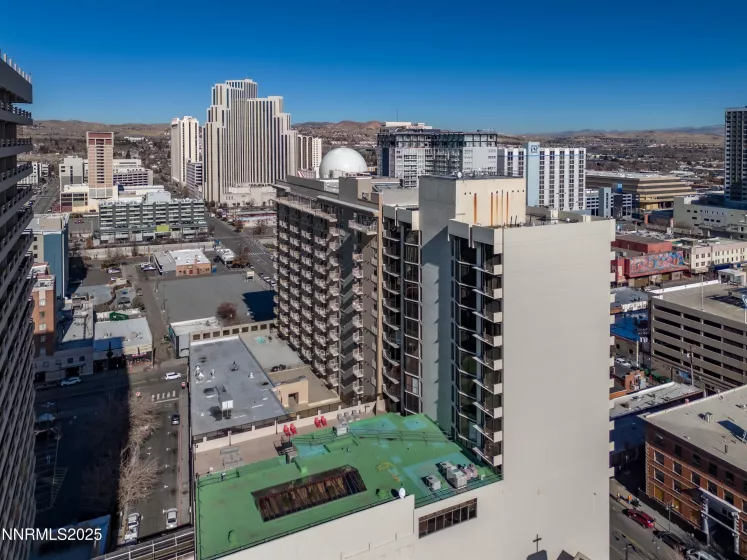 200 2nd, Reno, Nevada 89501, 2 Bedrooms Bedrooms, ,3 BathroomsBathrooms,Residential,Residential,2nd,250051796
