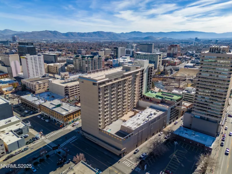 200 2nd, Reno, Nevada 89501, 2 Bedrooms Bedrooms, ,3 BathroomsBathrooms,Residential,Residential,2nd,250051796