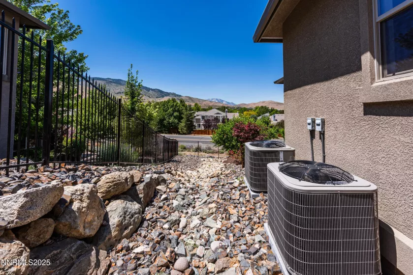 2092 Canterbury, Carson City, Nevada 89703, 4 Bedrooms Bedrooms, ,5 BathroomsBathrooms,Residential,Residential,Canterbury,250051795