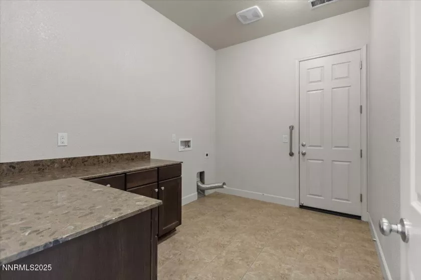 11720 Valley Crest, Sparks, Nevada 89441, 3 Bedrooms Bedrooms, ,3 BathroomsBathrooms,Residential,Residential,Valley Crest,250051805