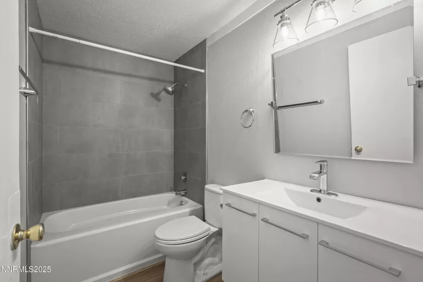 989 Tahoe, Incline Village, Nevada 89451, 3 Bedrooms Bedrooms, ,2 BathroomsBathrooms,Residential,Residential,Tahoe,250051807