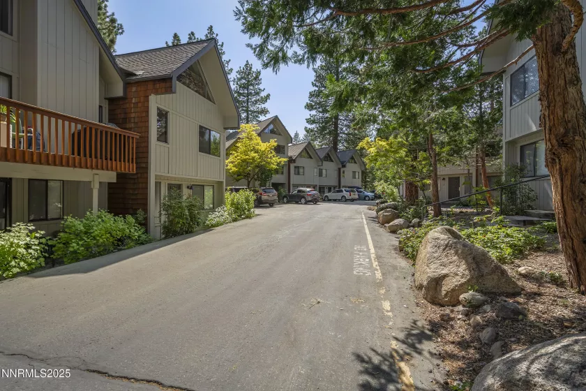 989 Tahoe, Incline Village, Nevada 89451, 3 Bedrooms Bedrooms, ,2 BathroomsBathrooms,Residential,Residential,Tahoe,250051807