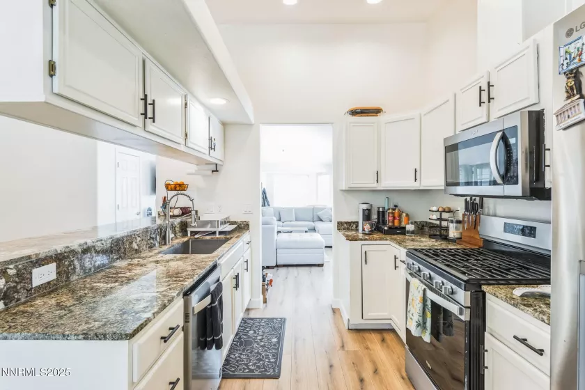 70 Blue Skies, Sparks, Nevada 89436, 4 Bedrooms Bedrooms, ,2 BathroomsBathrooms,Residential,Residential,Blue Skies,250051813