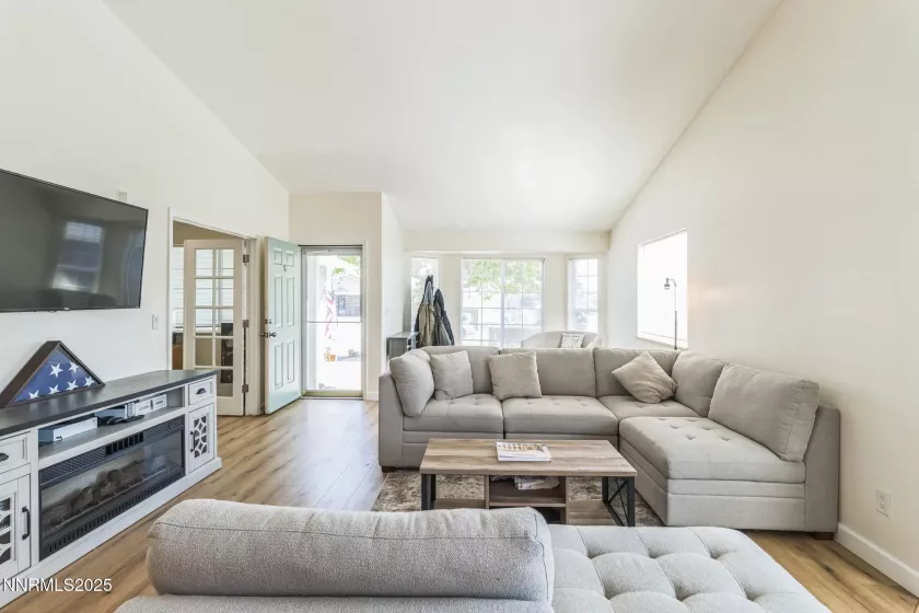70 Blue Skies, Sparks, Nevada 89436, 4 Bedrooms Bedrooms, ,2 BathroomsBathrooms,Residential,Residential,Blue Skies,250051813
