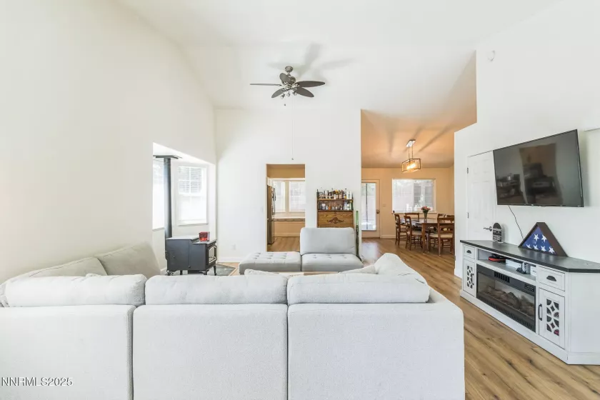 70 Blue Skies, Sparks, Nevada 89436, 4 Bedrooms Bedrooms, ,2 BathroomsBathrooms,Residential,Residential,Blue Skies,250051813