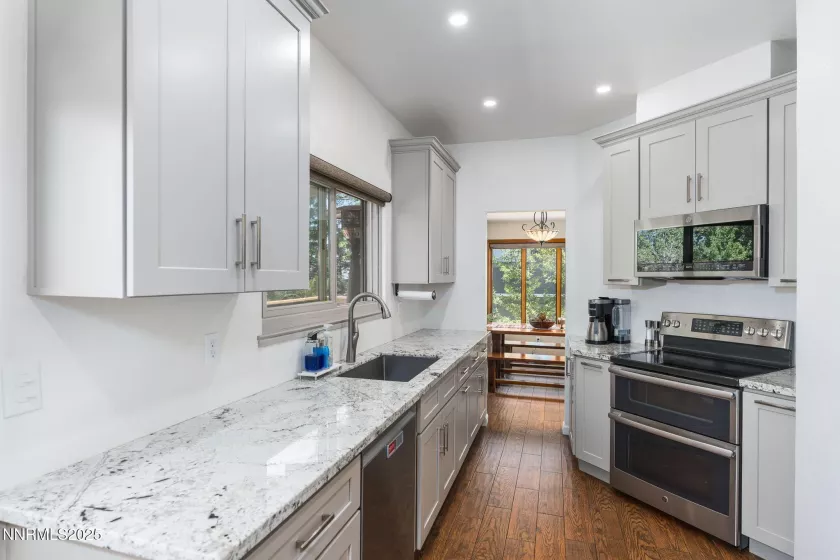 3597 Skyline View Dr, Reno, Nevada 89509, 3 Bedrooms Bedrooms, ,3 BathroomsBathrooms,Residential,Residential,Skyline View Dr,250051815