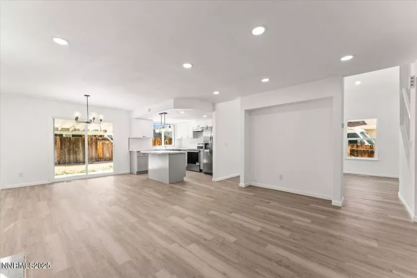 2719 Chavez, Reno, Nevada 89502, 3 Bedrooms Bedrooms, ,3 BathroomsBathrooms,Residential,Residential,Chavez,250051816