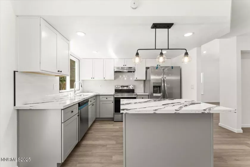 2719 Chavez, Reno, Nevada 89502, 3 Bedrooms Bedrooms, ,3 BathroomsBathrooms,Residential,Residential,Chavez,250051816