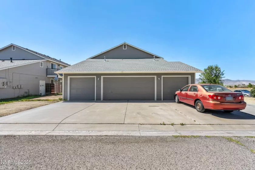 101 Palmer, Dayton, Nevada 89403, ,Residential Income,Residential,Palmer,250051817