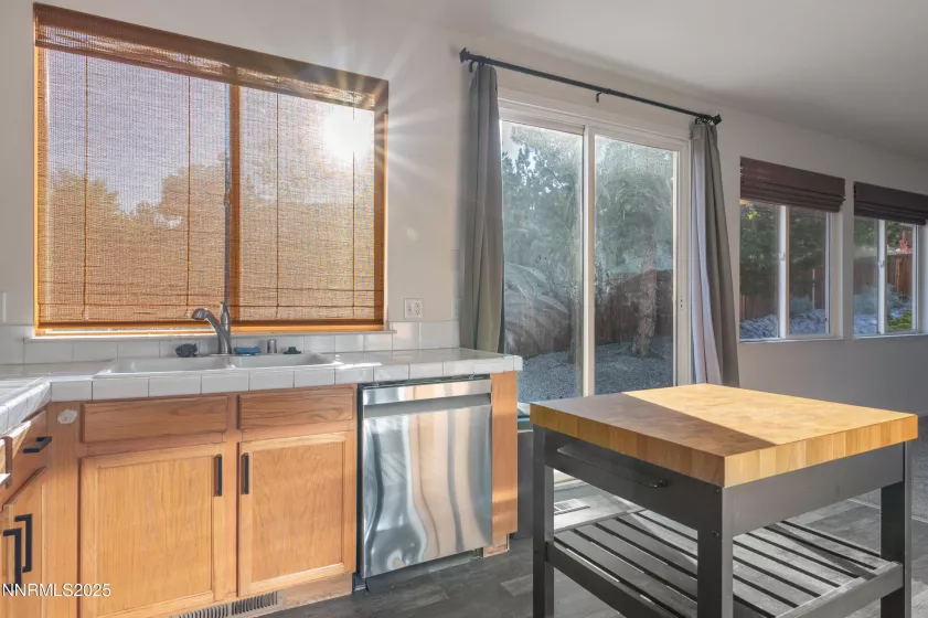 1429 Lindsay, Reno, Nevada 89523, 3 Bedrooms Bedrooms, ,2 BathroomsBathrooms,Residential,Residential,Lindsay,250051840