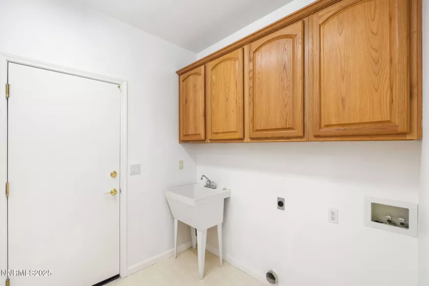 3175 Sierra Dust, Sparks, Nevada 89436, 4 Bedrooms Bedrooms, ,3 BathroomsBathrooms,Residential,Residential,Sierra Dust,250051844