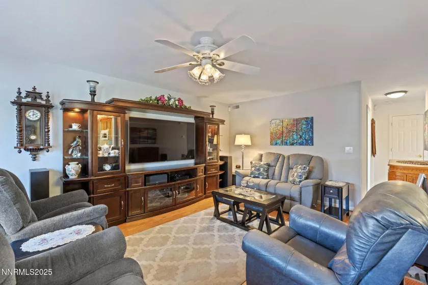 3555 Vista, Sparks, Nevada 89436, 5 Bedrooms Bedrooms, ,3 BathroomsBathrooms,Residential,Residential,Vista,250051853