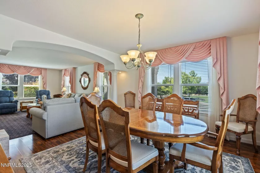 3555 Vista, Sparks, Nevada 89436, 5 Bedrooms Bedrooms, ,3 BathroomsBathrooms,Residential,Residential,Vista,250051853