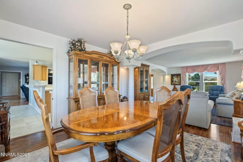 3555 Vista, Sparks, Nevada 89436, 5 Bedrooms Bedrooms, ,3 BathroomsBathrooms,Residential,Residential,Vista,250051853