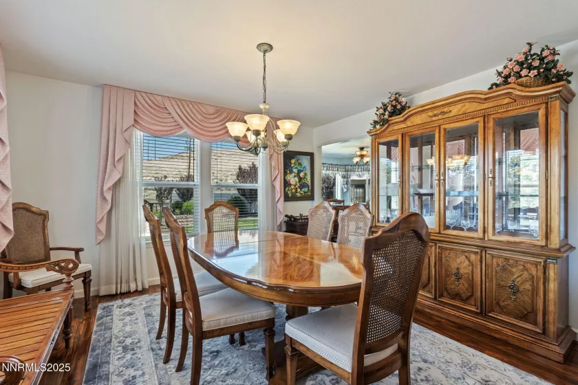3555 Vista, Sparks, Nevada 89436, 5 Bedrooms Bedrooms, ,3 BathroomsBathrooms,Residential,Residential,Vista,250051853