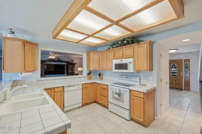 3555 Vista, Sparks, Nevada 89436, 5 Bedrooms Bedrooms, ,3 BathroomsBathrooms,Residential,Residential,Vista,250051853