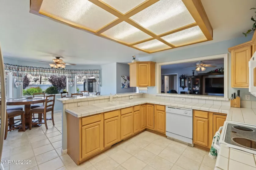 3555 Vista, Sparks, Nevada 89436, 5 Bedrooms Bedrooms, ,3 BathroomsBathrooms,Residential,Residential,Vista,250051853