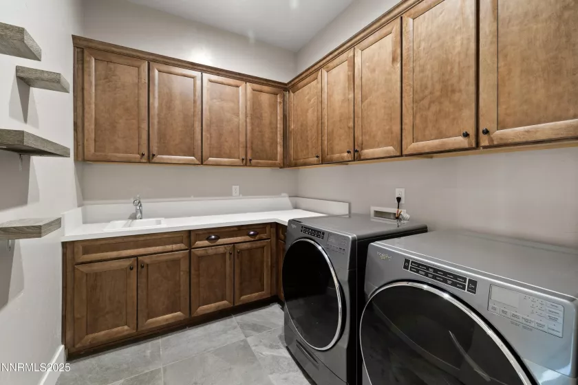 2223 Hillsborough, Reno, Nevada 89523, 3 Bedrooms Bedrooms, ,4 BathroomsBathrooms,Residential,Residential,Hillsborough,250051862