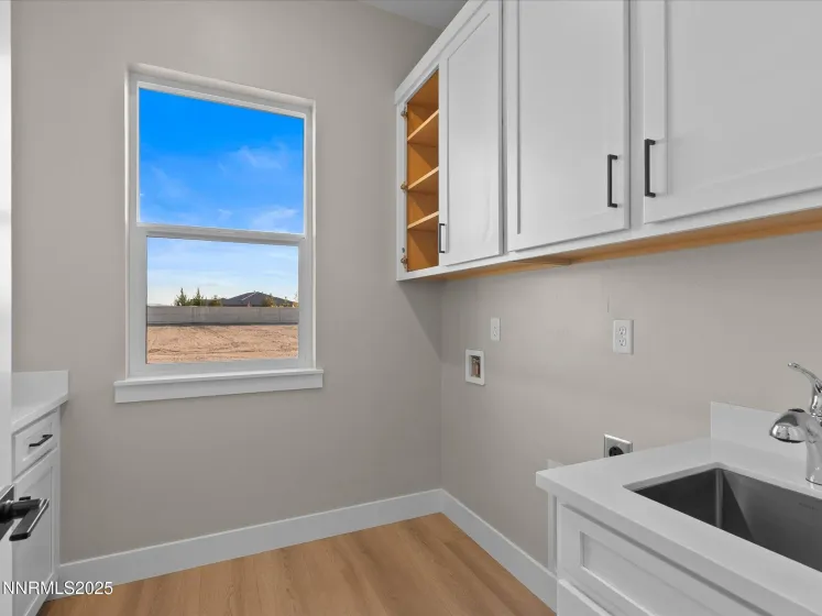 200 Pebble Creek, Sparks, Nevada 89441, 5 Bedrooms Bedrooms, ,5 BathroomsBathrooms,Residential,Residential,Pebble Creek,250051863