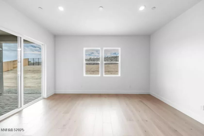 2940 Murrelet, Sparks, Nevada 89441, 3 Bedrooms Bedrooms, ,4 BathroomsBathrooms,Residential,Residential,Murrelet,250051877