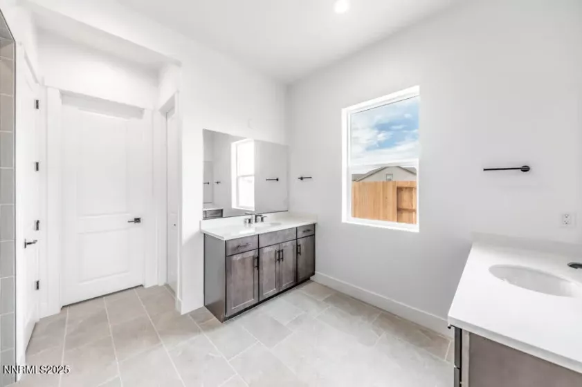 2940 Murrelet, Sparks, Nevada 89441, 3 Bedrooms Bedrooms, ,4 BathroomsBathrooms,Residential,Residential,Murrelet,250051877