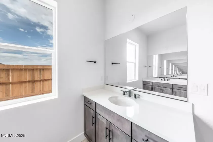 2940 Murrelet, Sparks, Nevada 89441, 3 Bedrooms Bedrooms, ,4 BathroomsBathrooms,Residential,Residential,Murrelet,250051877