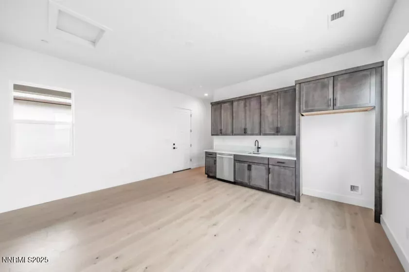 2940 Murrelet, Sparks, Nevada 89441, 3 Bedrooms Bedrooms, ,4 BathroomsBathrooms,Residential,Residential,Murrelet,250051877