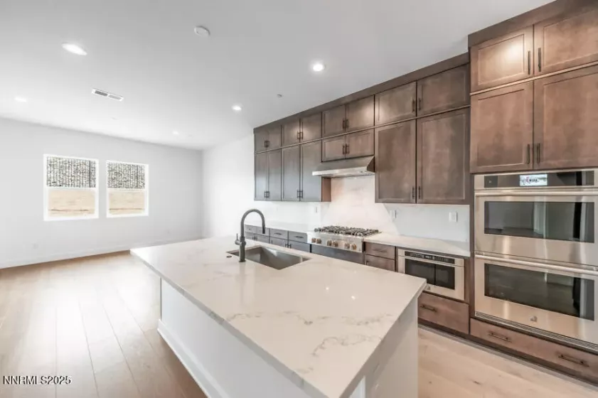 2940 Murrelet, Sparks, Nevada 89441, 3 Bedrooms Bedrooms, ,4 BathroomsBathrooms,Residential,Residential,Murrelet,250051877