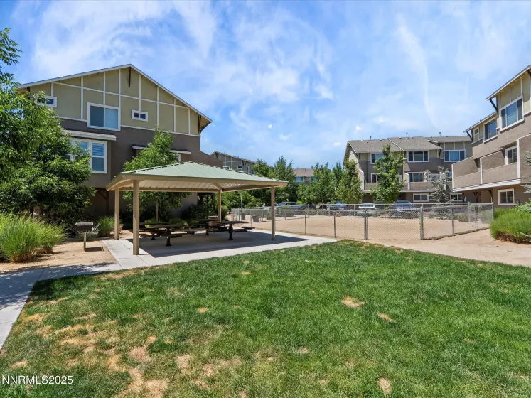 2755 Elsie Irene, Reno, Nevada 89503, 2 Bedrooms Bedrooms, ,3 BathroomsBathrooms,Residential,Residential,Elsie Irene,250051881