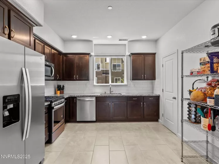 2755 Elsie Irene, Reno, Nevada 89503, 2 Bedrooms Bedrooms, ,3 BathroomsBathrooms,Residential,Residential,Elsie Irene,250051881