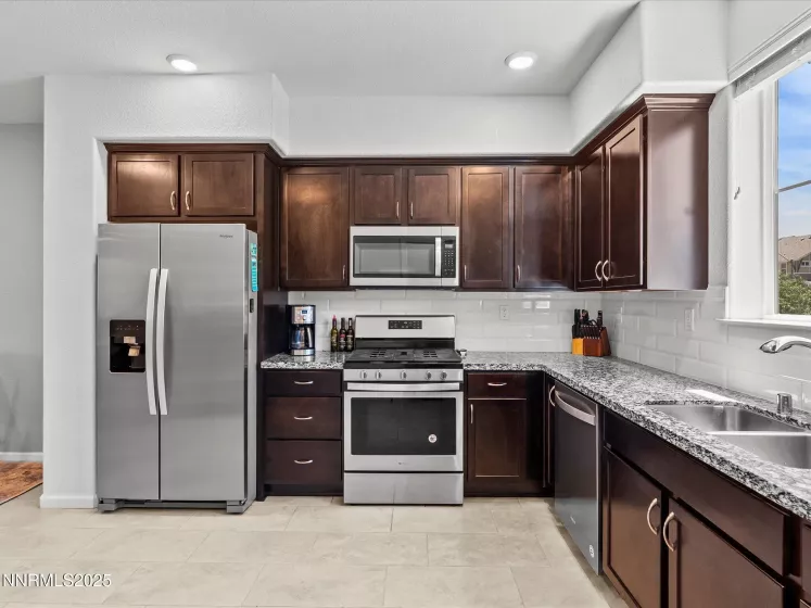 2755 Elsie Irene, Reno, Nevada 89503, 2 Bedrooms Bedrooms, ,3 BathroomsBathrooms,Residential,Residential,Elsie Irene,250051881