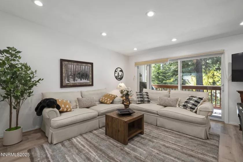 825 Southwood, Incline Village, Nevada 89451, 3 Bedrooms Bedrooms, ,2 BathroomsBathrooms,Residential,Residential,Southwood,250051886