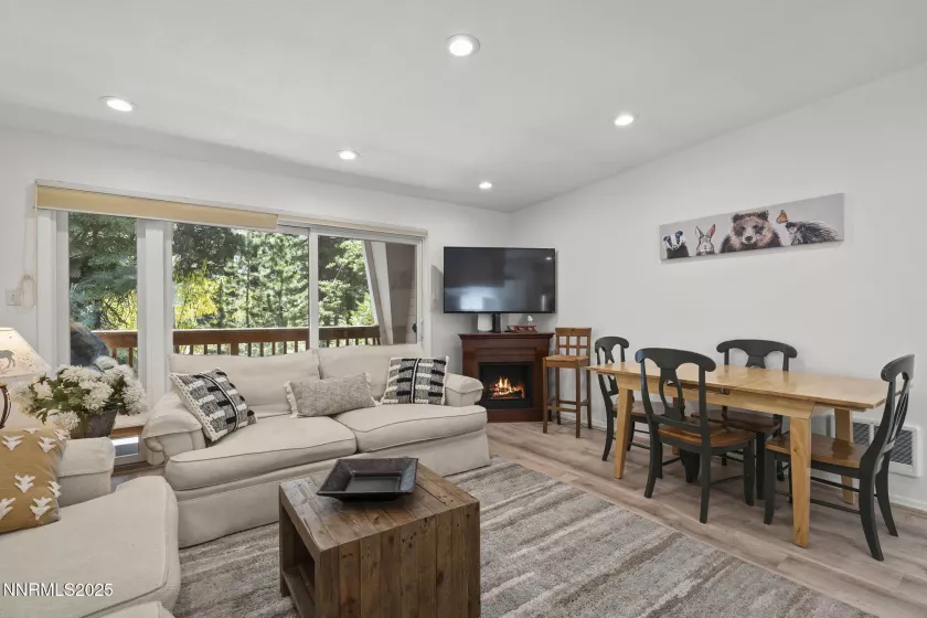 825 Southwood, Incline Village, Nevada 89451, 3 Bedrooms Bedrooms, ,2 BathroomsBathrooms,Residential,Residential,Southwood,250051886
