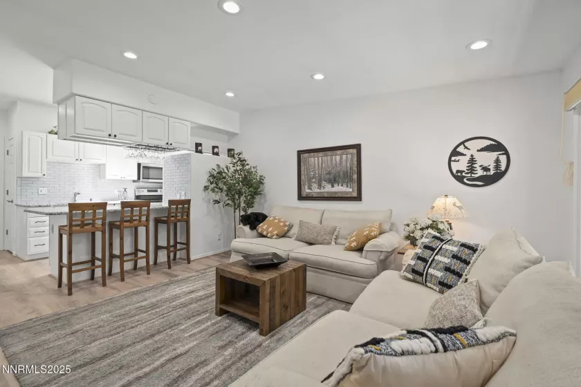 825 Southwood, Incline Village, Nevada 89451, 3 Bedrooms Bedrooms, ,2 BathroomsBathrooms,Residential,Residential,Southwood,250051886