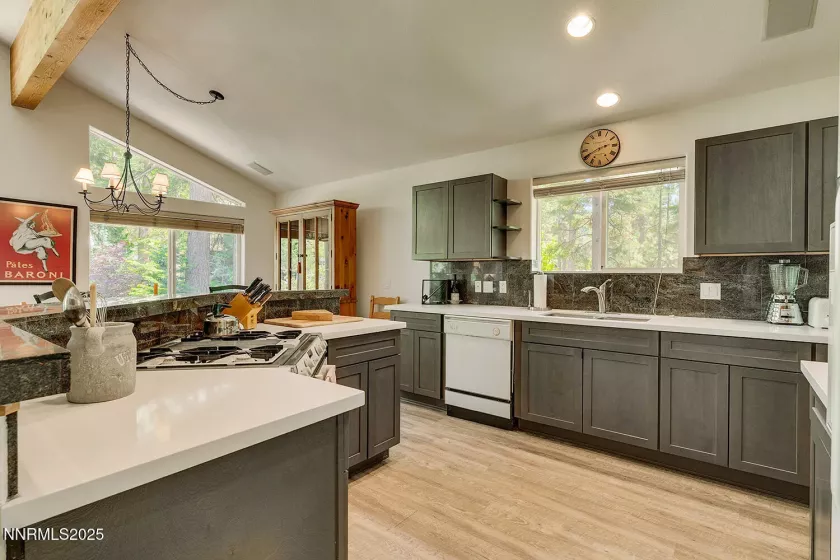 198 Country Club, Incline Village, Nevada 89451, 3 Bedrooms Bedrooms, ,3 BathroomsBathrooms,Residential,Residential,Country Club,250051929