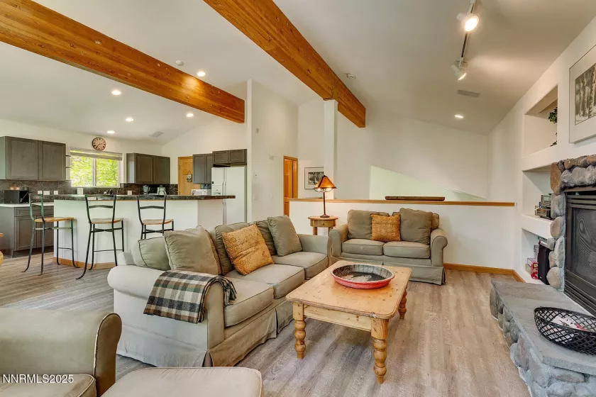 198 Country Club, Incline Village, Nevada 89451, 3 Bedrooms Bedrooms, ,3 BathroomsBathrooms,Residential,Residential,Country Club,250051929