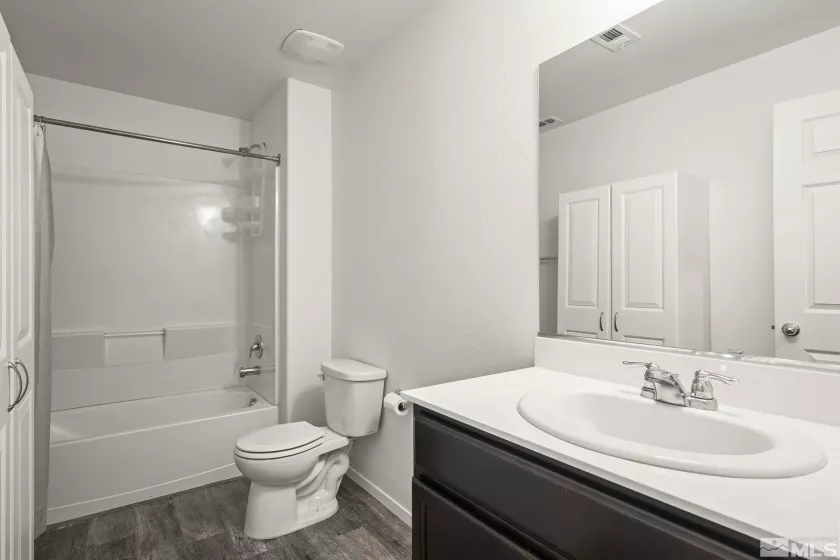 9808 Fishermans Reef, Reno, Nevada 89506, 4 Bedrooms Bedrooms, ,3 BathroomsBathrooms,Residential,Residential,Fishermans Reef,250002939
