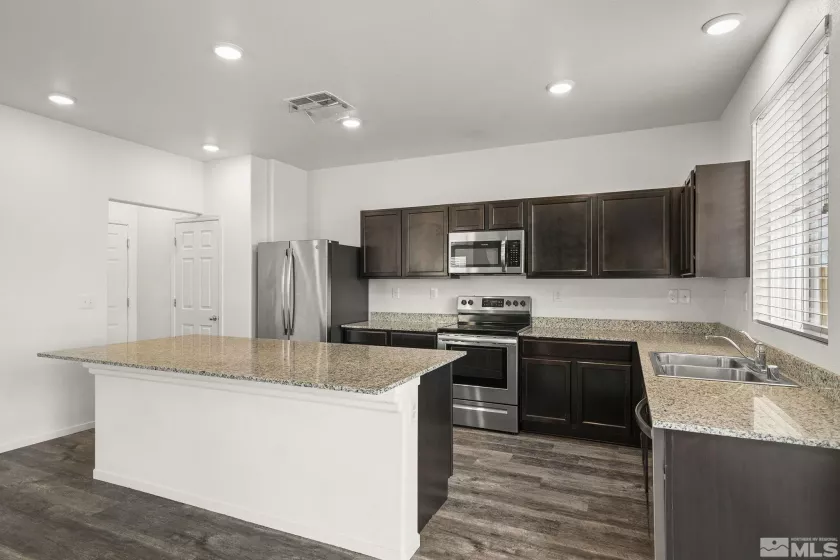 9808 Fishermans Reef, Reno, Nevada 89506, 4 Bedrooms Bedrooms, ,3 BathroomsBathrooms,Residential,Residential,Fishermans Reef,250002939