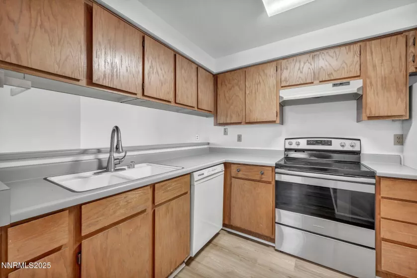 316 Corbett, Carson City, Nevada 89706, ,Residential Income,Residential,Corbett,250051915