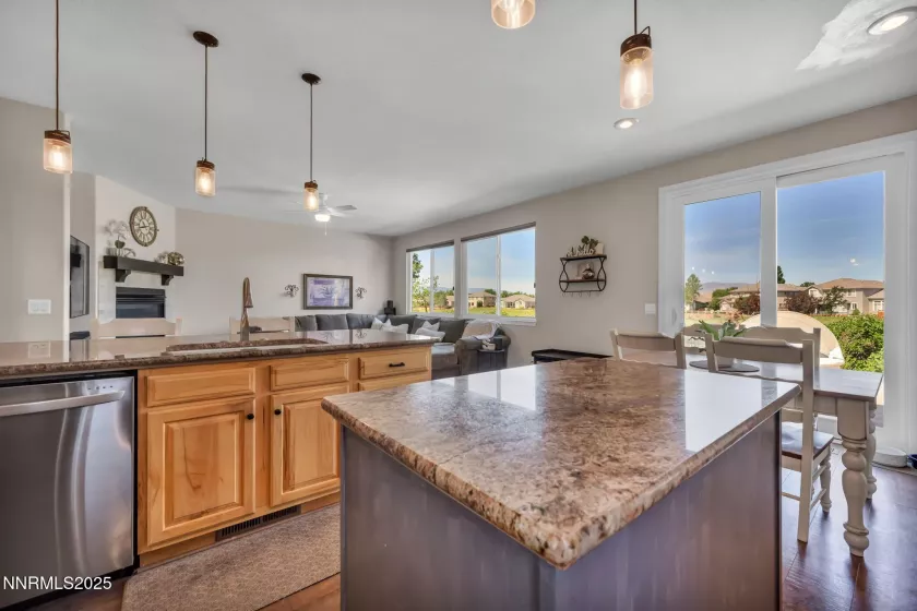 2880 Thistle Belle, Sparks, Nevada 89436, 5 Bedrooms Bedrooms, ,4 BathroomsBathrooms,Residential,Residential,Thistle Belle,250051935