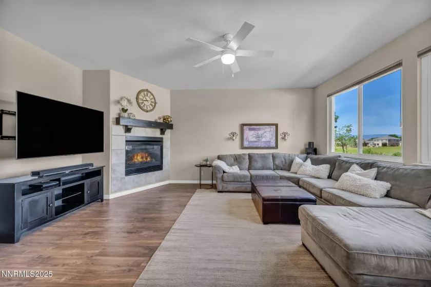 2880 Thistle Belle, Sparks, Nevada 89436, 5 Bedrooms Bedrooms, ,4 BathroomsBathrooms,Residential,Residential,Thistle Belle,250051935