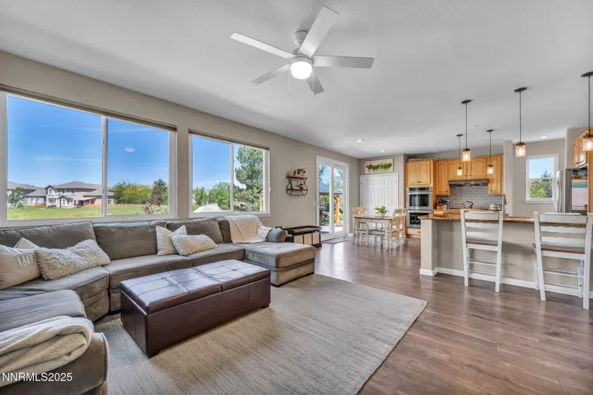 2880 Thistle Belle, Sparks, Nevada 89436, 5 Bedrooms Bedrooms, ,4 BathroomsBathrooms,Residential,Residential,Thistle Belle,250051935